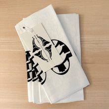 Load image into Gallery viewer, Helsinki Remade – Set of 4 Vintage Napkins
